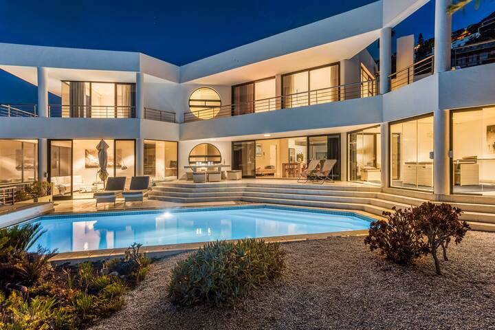 Minimalist villa with stunning sunsets & views gallery image 2