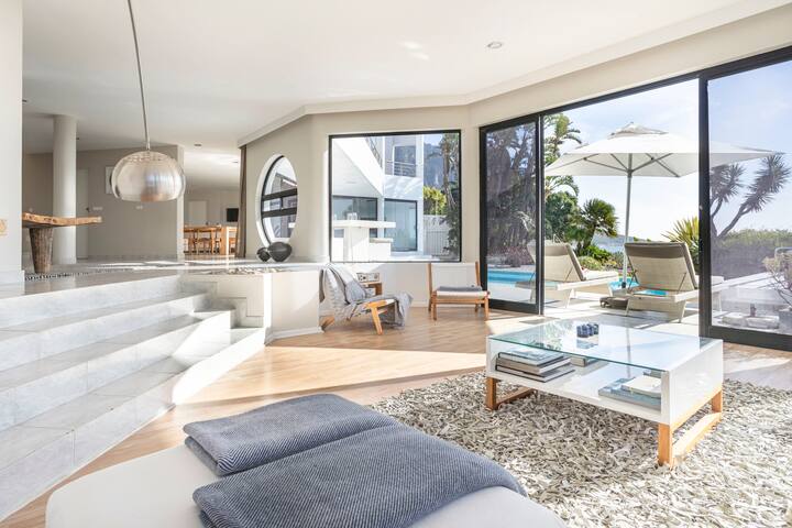 Minimalist villa with stunning sunsets & views gallery image 3