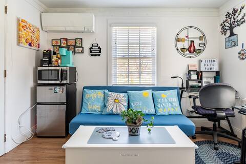 Relaxing 2 Room Suite with Private Bath/Deck/Patio