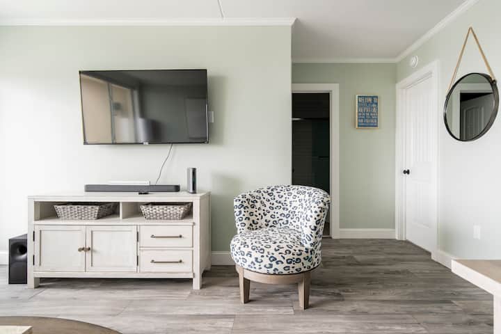 Updated 2-bedroom Condo Next To The Reeds. - Stone Harbor, NJ