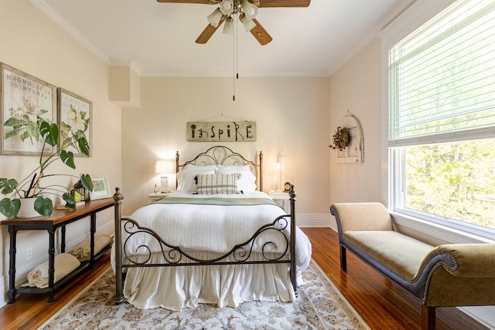 The Eagles Nest, two bedroom retreat.