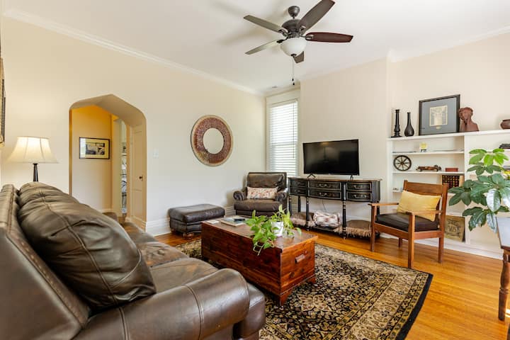The Eagles Nest, Two Bedroom Retreat. - Muncie, IN
