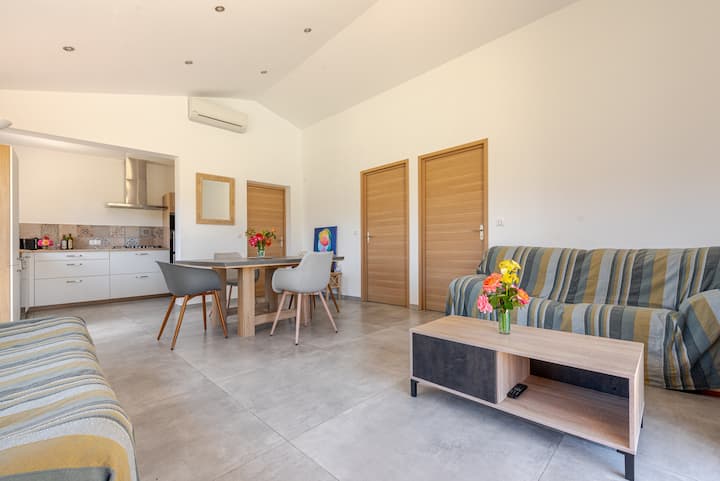 "Au Petit Gordes", Demeure De Charme En Provence - Ibis Cavaillon Portes du Luberon