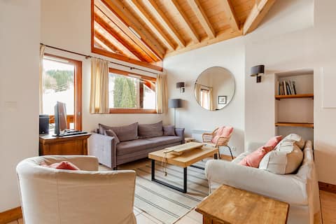 Successful Airbnb property: Penthouse skiing, Morillon in Morillon