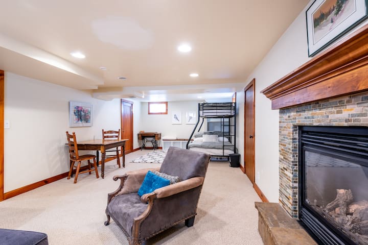 Charming & Cozy Guest Suite In Loveland Colorado - Loveland, CO