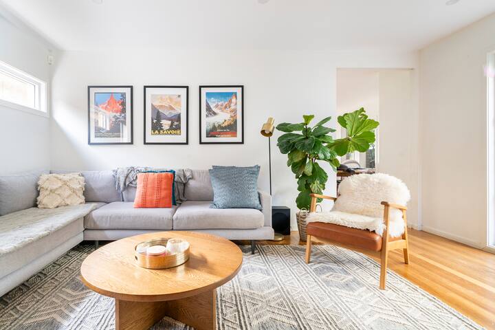 City escape – 4 bed home + granny flat and pool gallery image 3