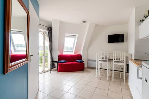 Top performing Airbnb: Plougonvelin: Bright apartment in Trez-Hir in Plougonvelin