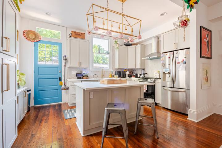 Mardi Gras Manor – Luxury Designer Dream House gallery image 5