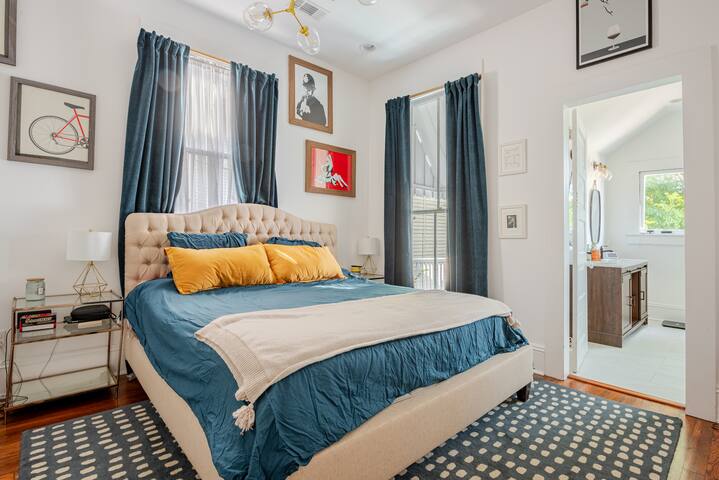 Mardi Gras Manor – Luxury Designer Dream House gallery image 4