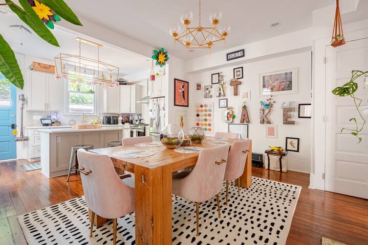 Mardi Gras Manor – Luxury Designer Dream House gallery image 2