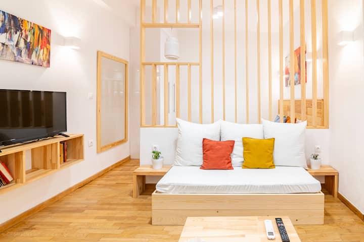 White Harmony Apartment! - Athens