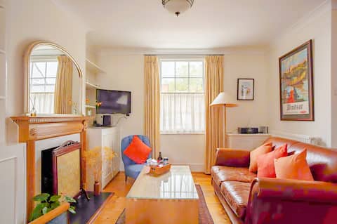 Charming cottage in the heart of Windsor