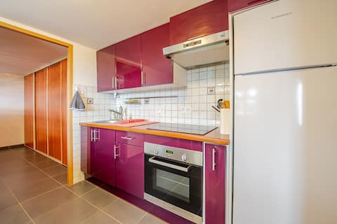 Top performing Airbnb: Listing: Lake Geneva View Apartment in Publier