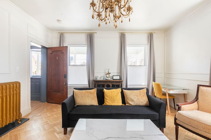 Contemporary Apartment In Beautiful Historic Home - Chelsea, MA