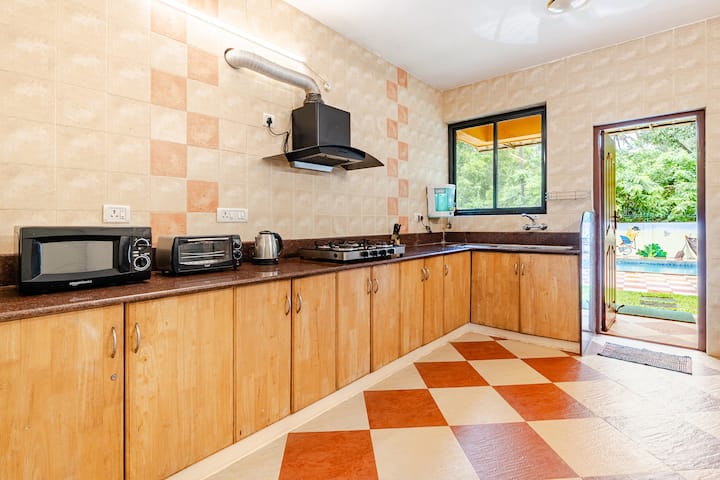 Full kitchen image 3