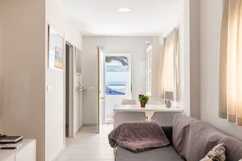 Successful Airbnb property: SEA FRONT 93 in Málaga