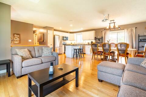 The Clubhouse - Welcome to Port Elgin, Ontario.
