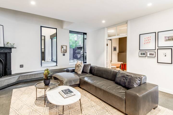 Architectural Rowhouse in Green Point gallery image 4