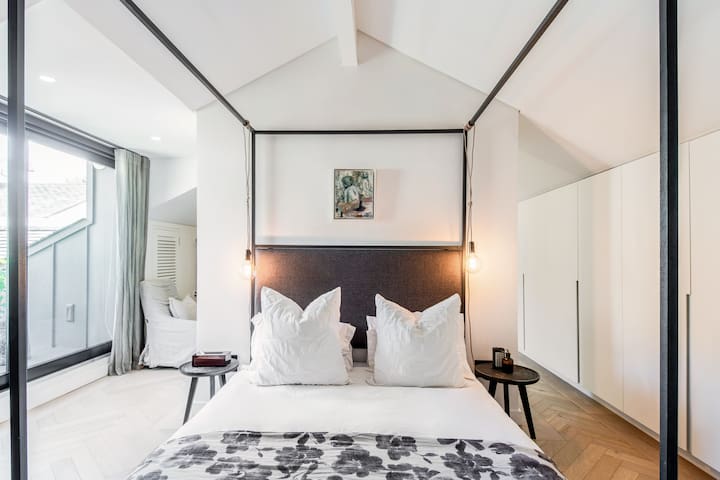 Architectural Rowhouse in Green Point gallery image 2