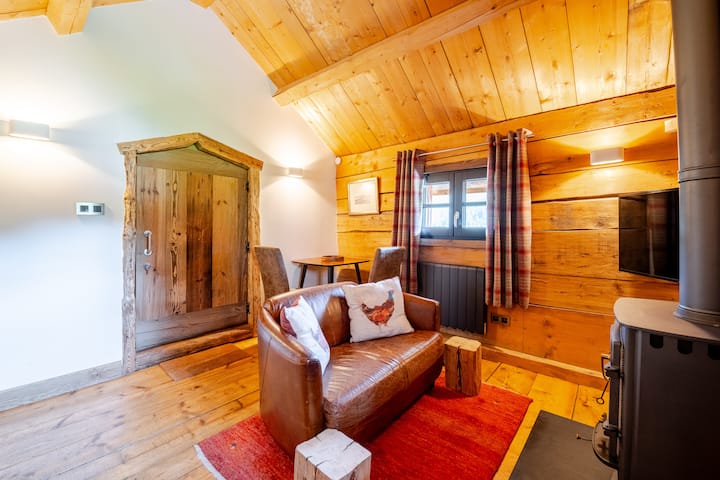 Tiny House Log Cabin Mazot, Amazing Mountain Views - Les Gets