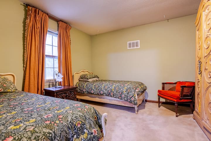 Chambre Acorn, entrée dans la chambre Oak, niveau principal