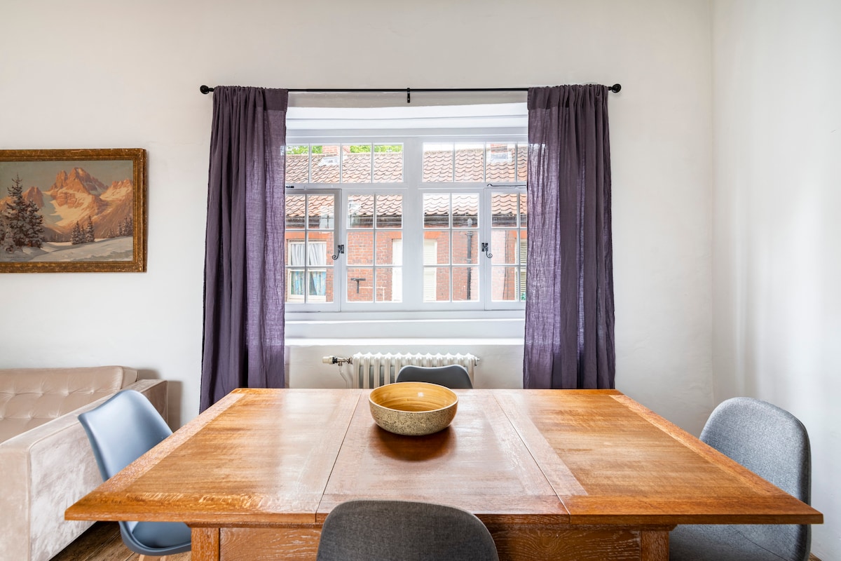 Elm Hill Town House