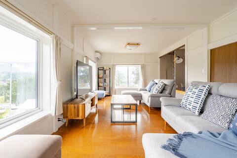 Ski in/out 4-Bedroom House in Hotel w/Lift Views