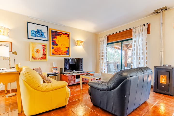 Uma Casa Junto Ao Rio Douro - Canedo