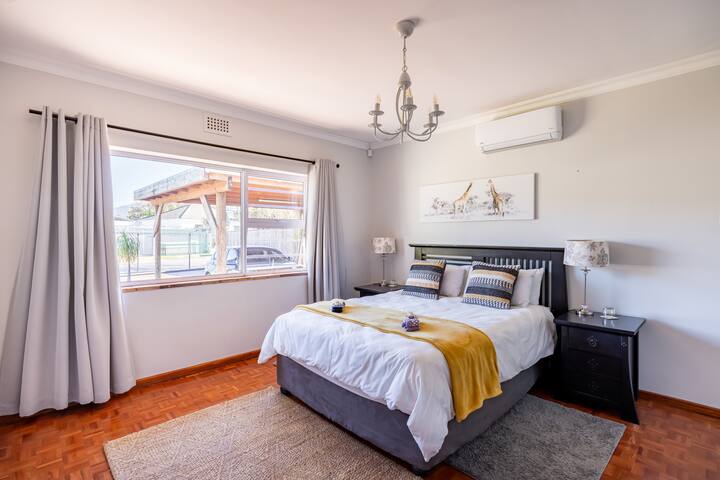 Beautiful, spacious family home with free wifi! gallery image 2