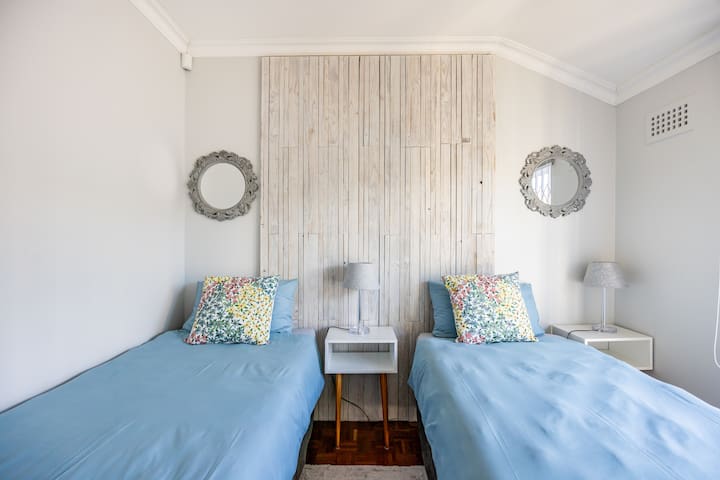 Beautiful, spacious family home with free wifi! gallery image 5