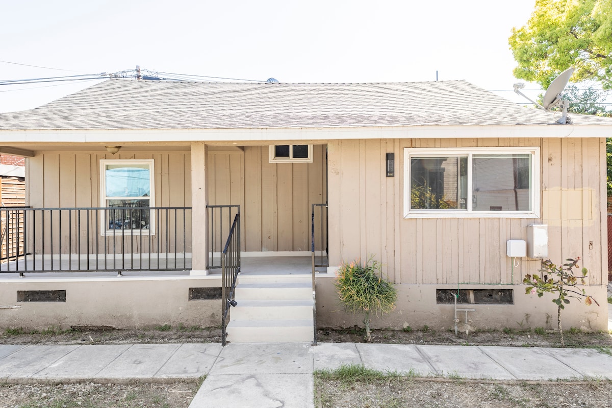 Modern Large 3bd 2ba near Crypto Arena - Houses for Rent in Los Angeles,  California, United States - Airbnb