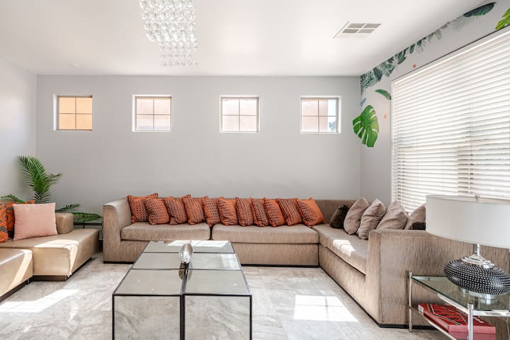 EDC Castle 5 * 2 Masters * 4000 sq feet * Gated