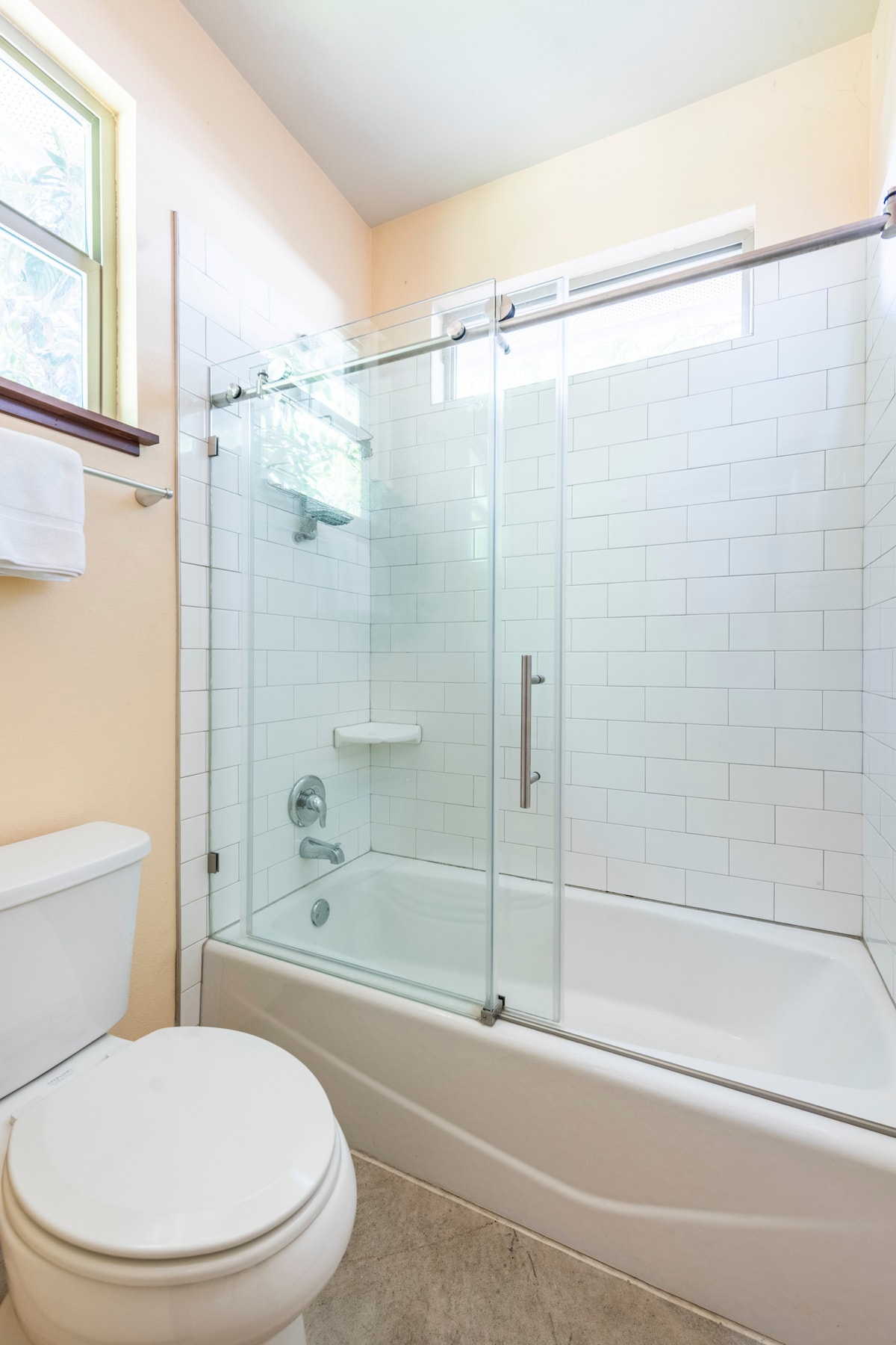 East-Austin Oasis - Peaceful & Centrally Located