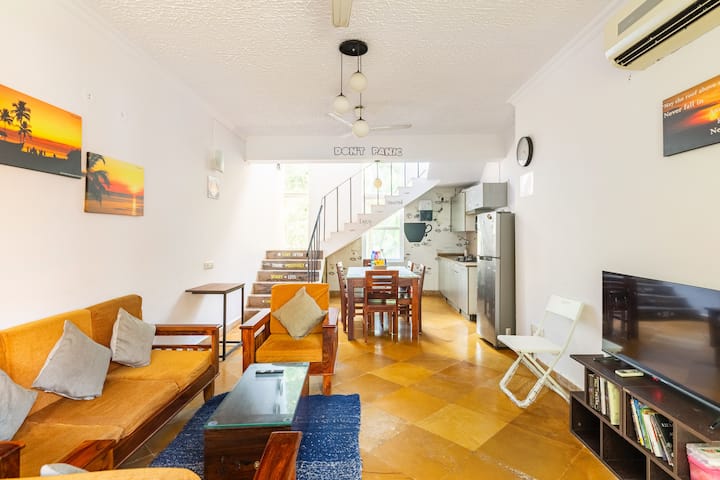 Living room image 3