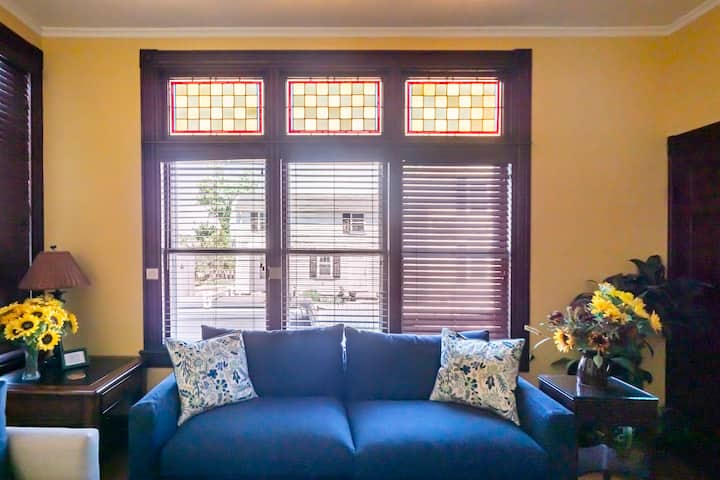 The Sunflower House Lovely One Bedroom - Rhode Island
