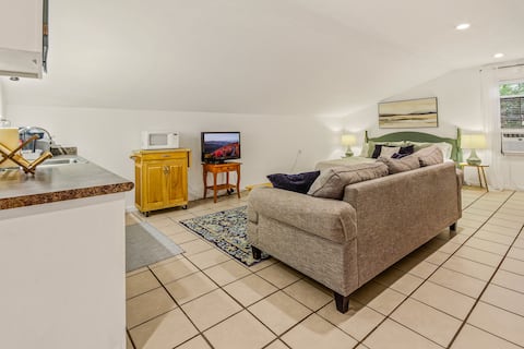 Popular Airbnb listing: Private 1-bedroom studio apartment in Greenville