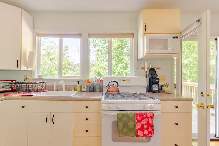 Cozy Studio Apartment - Hendersonville, NC