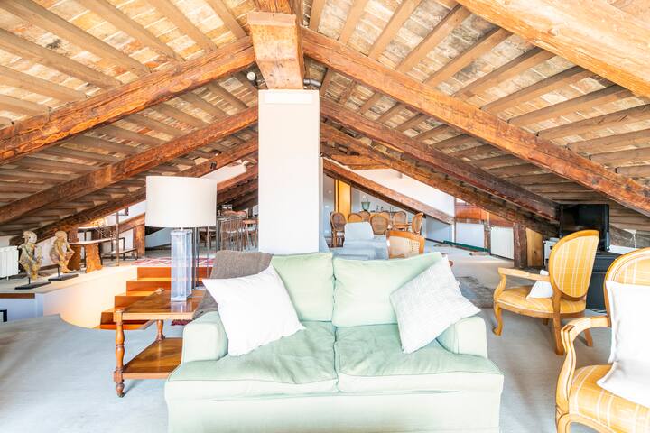 SAN MARCO! Stunning Penthouse with terrace! gallery image 4