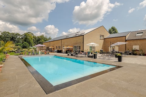 Susberg 2

Luxury stay with swimming pool to wellness