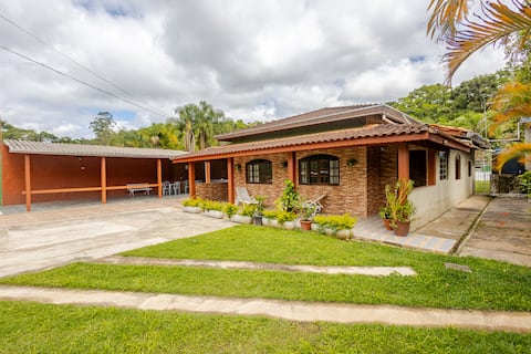 House with swimming pool, Wi-Fi, barbecue area and playground