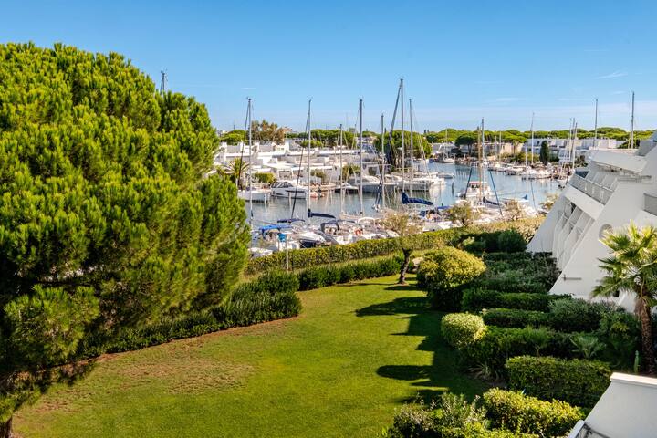 Beau Studio Vue Port à 12 Min à Pied De La Plage - Aigues-Mortes