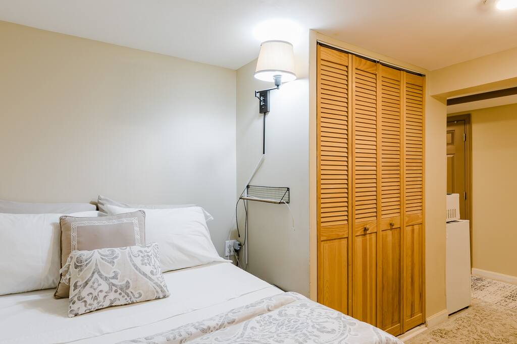 Cozy Townhouse (7min from Metro North)
