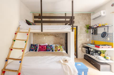 Capitan studio 1 block from the ocean