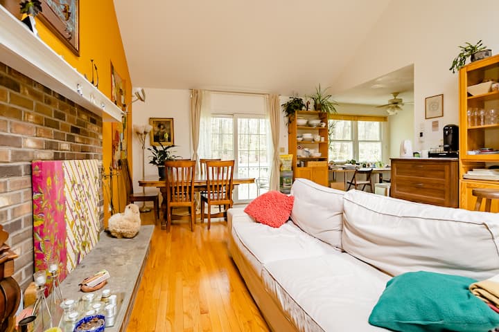 Quiet, Private Rm With Hot Tub At Edge Of Woods - Derby, CT