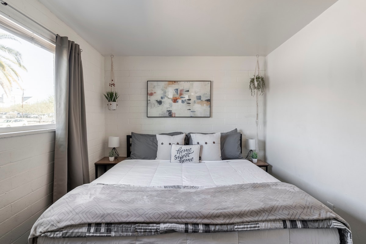 ให้ฉากที่เงียบสงบนี้เป็นแรงบันดาลใจให้คุณเริ่มต้นวันของคุณด้วยทัศนคติที่สงบและเป็นบวก