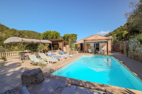 Beautiful villa with pool, 15 minutes from NICE