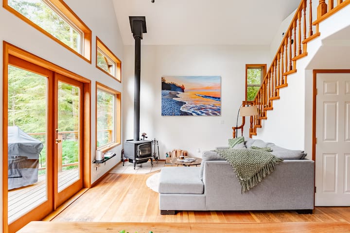 Rainforest Chalet @ French Beach