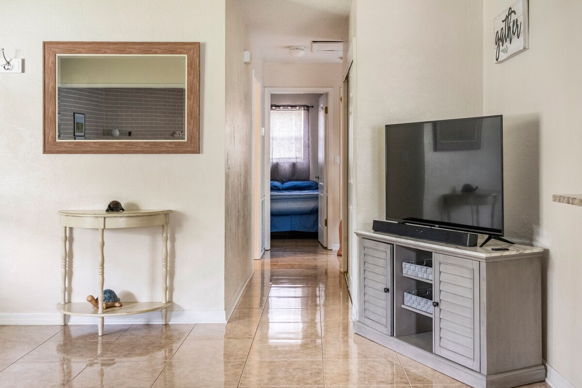 Heated pool, short drive to beach