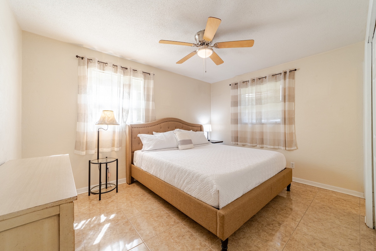 Heated pool, short drive to beach