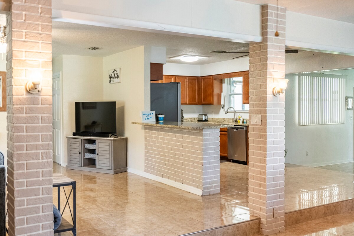Heated pool, short drive to beach